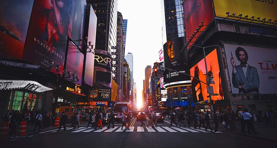 Digital Screens for Retail